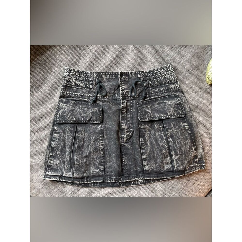 New Free People Acid Wash Cargo Mini Skirt. XS - Picture 3 of 4